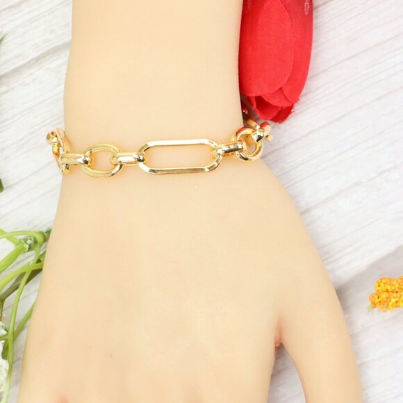 "Trendy Handmade Bracelet – A Thoughtful Gift for Girls & Women | UNVRC1638 - Picture 3 of 10